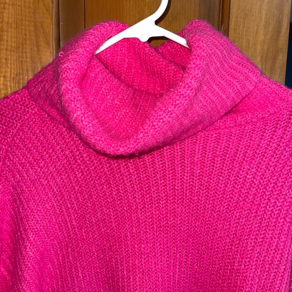 Hot pink turtle neck sweater Forever 21 size MEDIUM - Picture 3 of 4